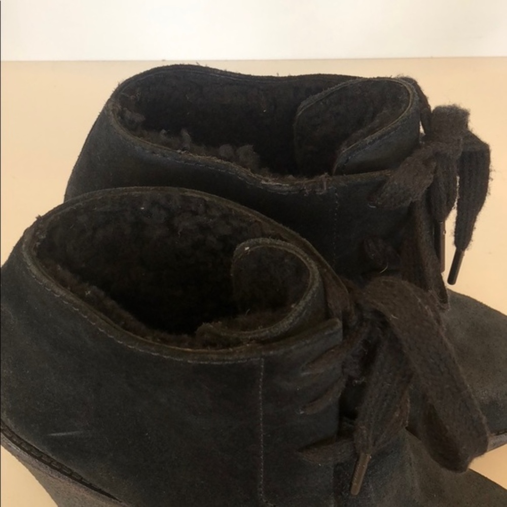 Burberry Shoes - Picture 6 of 8